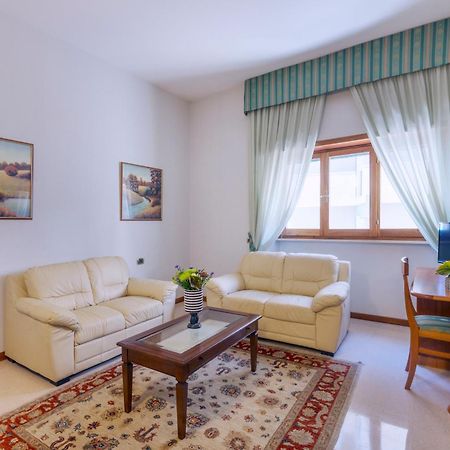 נטונו Astura Palace Hotel מראה חיצוני תמונה