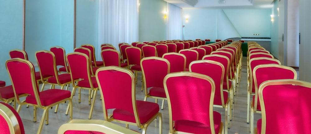 נטונו Astura Palace Hotel מראה חיצוני תמונה