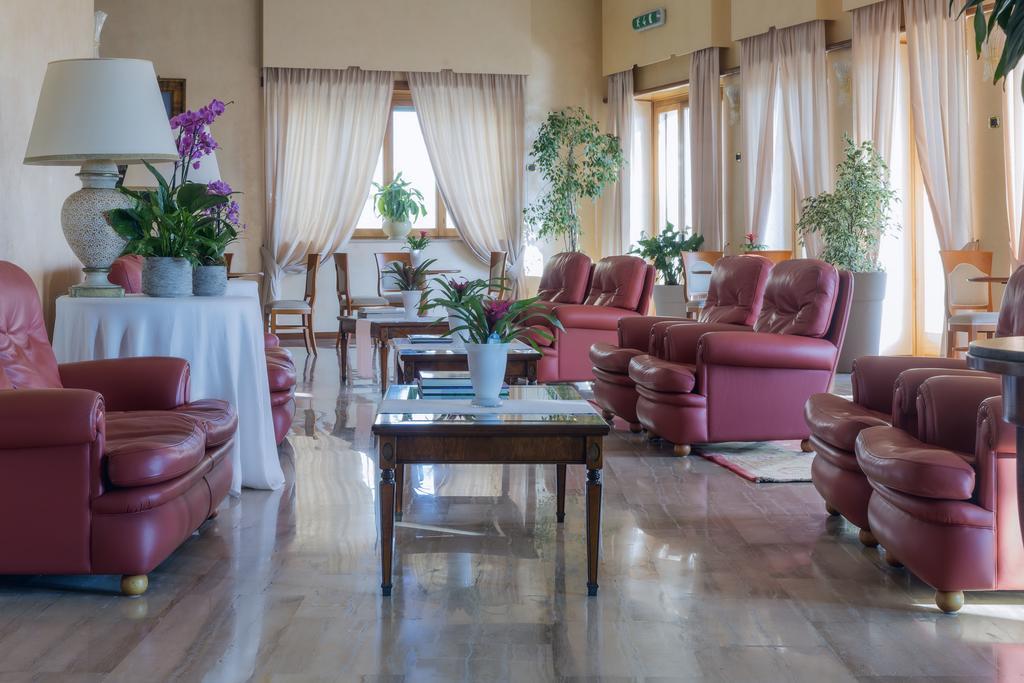 נטונו Astura Palace Hotel מראה חיצוני תמונה