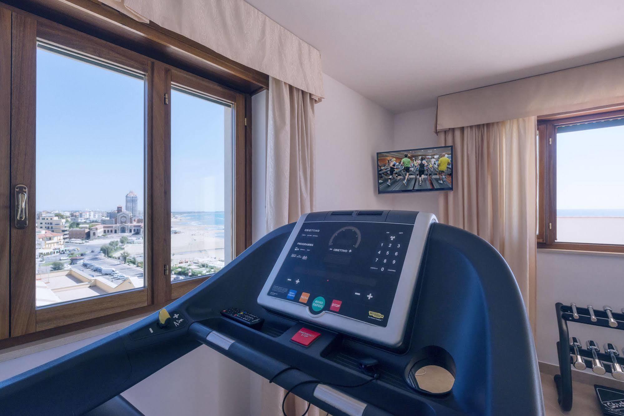 נטונו Astura Palace Hotel מראה חיצוני תמונה