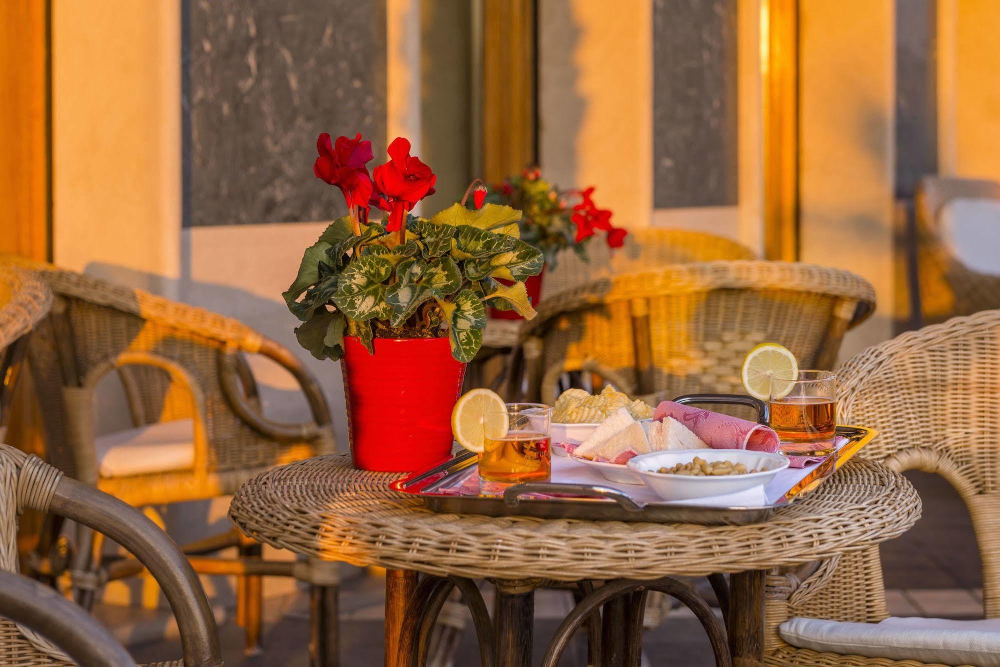 נטונו Astura Palace Hotel מראה חיצוני תמונה
