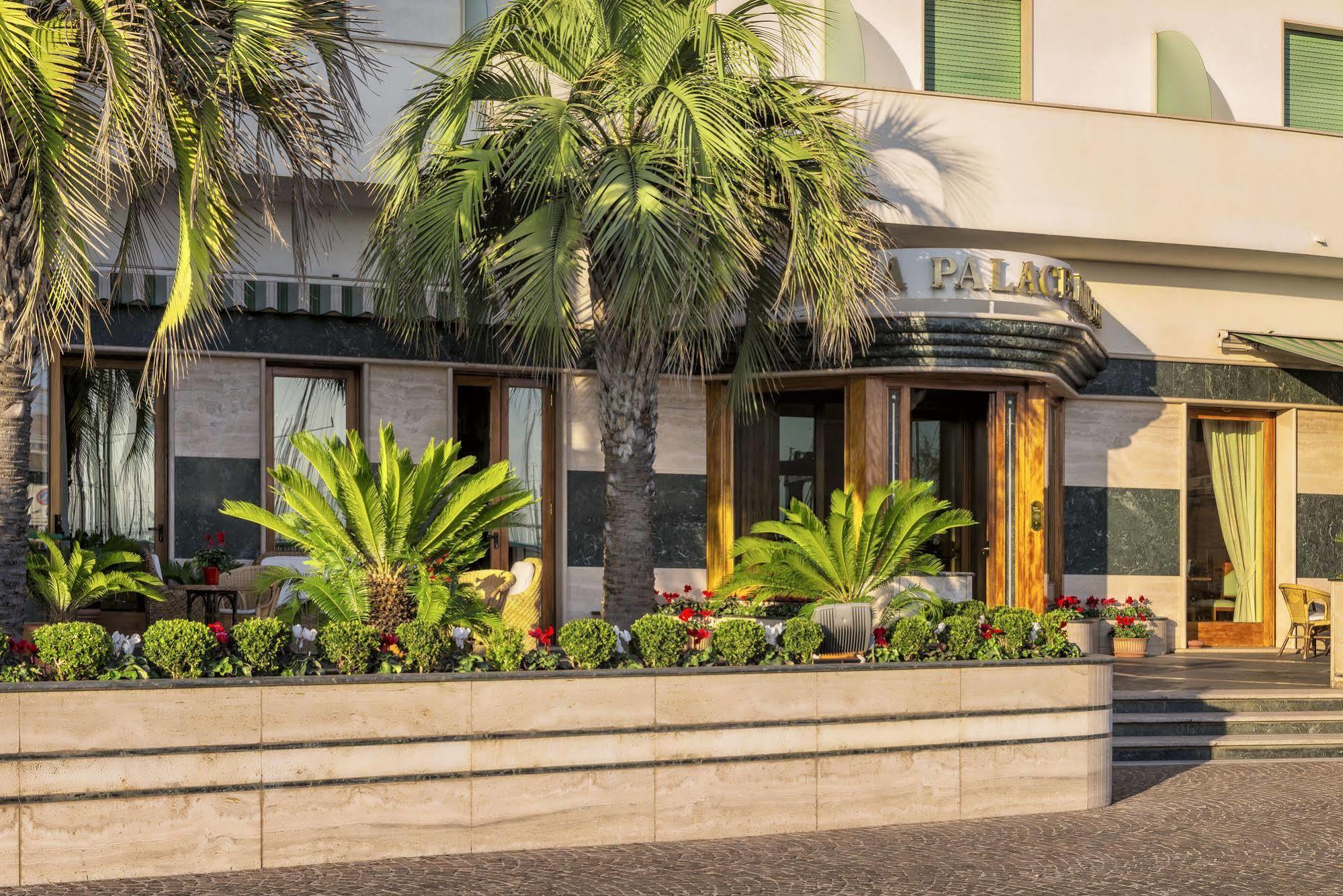 נטונו Astura Palace Hotel מראה חיצוני תמונה